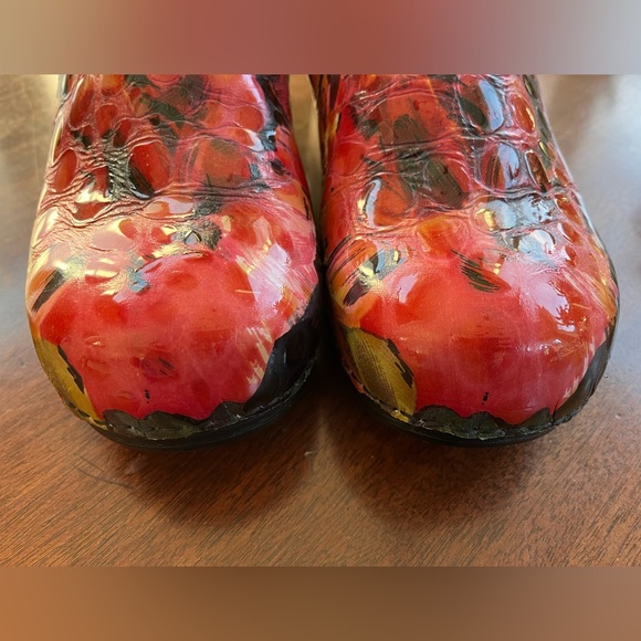 Dansko EU 41 (Women's 10-10.5) sunflower clogs - Picture 6 of 14